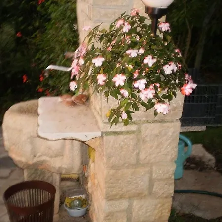 بيت للعطل Licul Modern Retreat