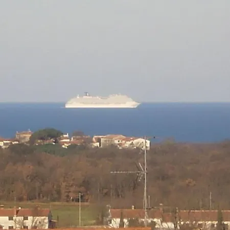 بيت للعطل Licul Modern Retreat